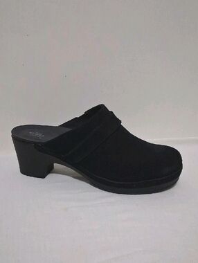 Crocs Sarah Black Suede Clog Mule Block Heel Comfort Minimalist Normcore US 9